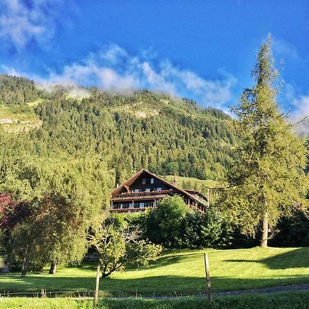 Family B&B Le Vieux Chalet Chateau-d'Oex Exterior photo